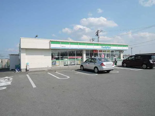 ファミリーマートまで2400m