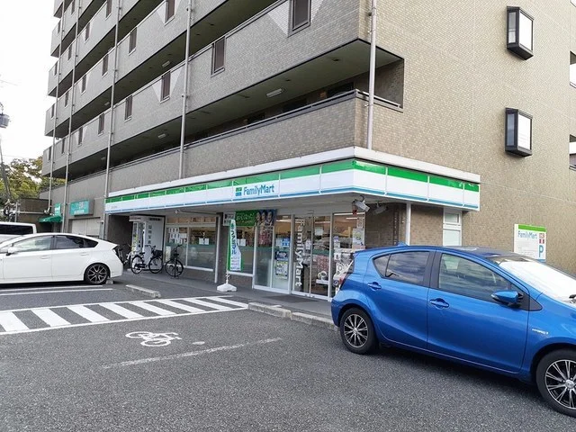 ファミリーマート杉本町店まで700m