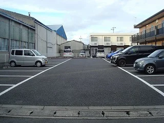 駐車場は11台分ご用意しております。