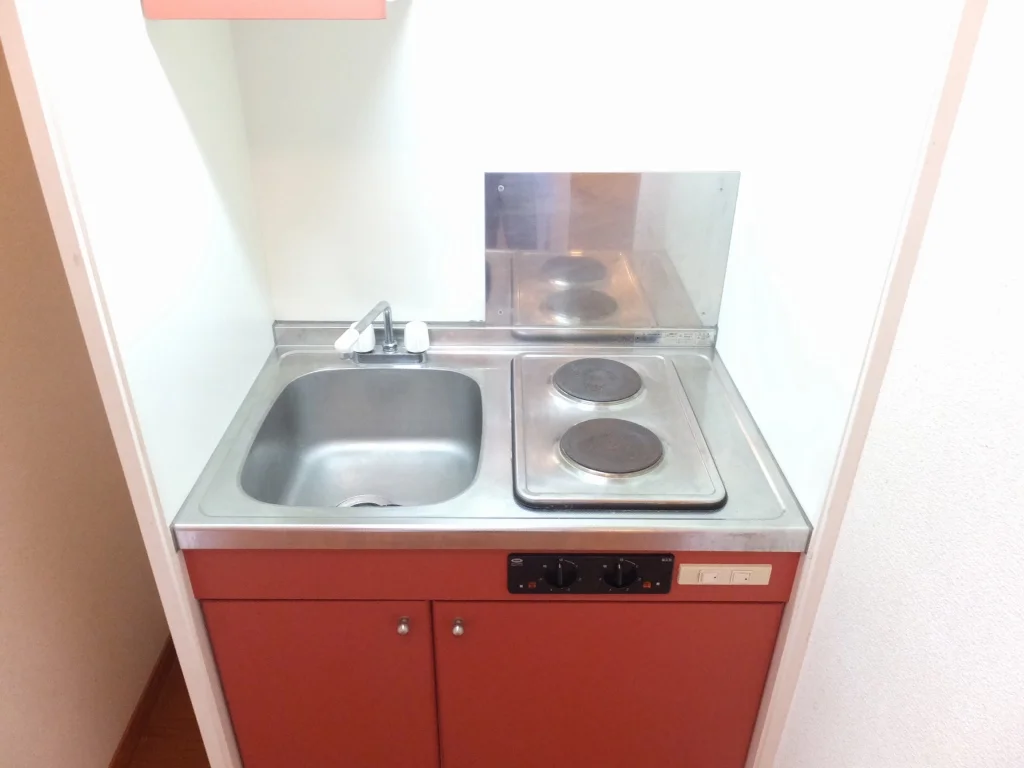 ２口電気コンロの設置済み。