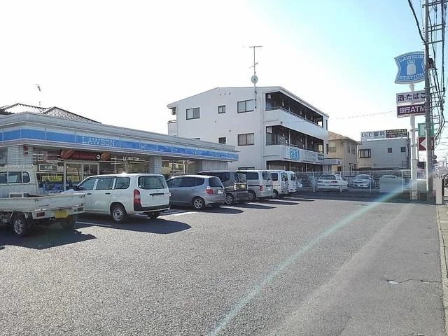 ローソン吉川栄町店まで300m