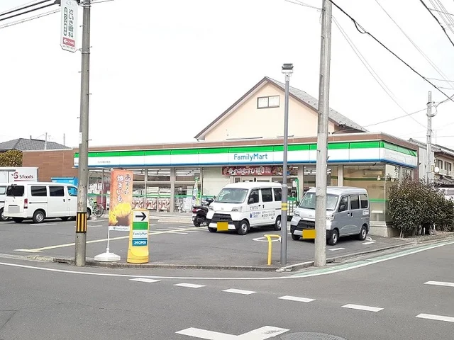 ファミリーマートさいたま堀の内まで210m