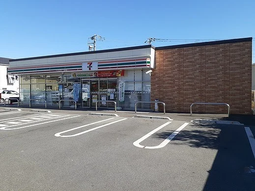 セブンイレブン中央市布施店まで500m