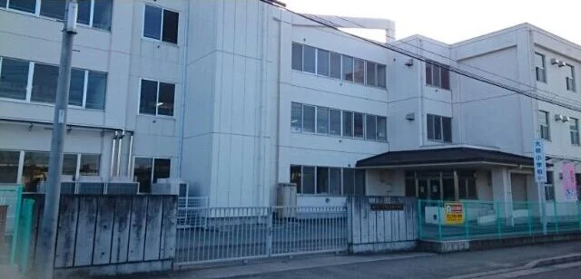 南アルプス市立大明小学校まで1200m