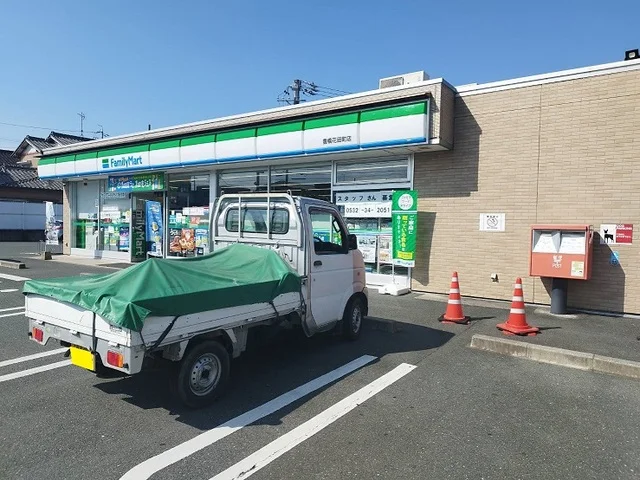 ファミリーマートまで400m