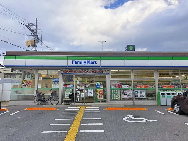 ファミリーマート 城陽寺田店まで140m