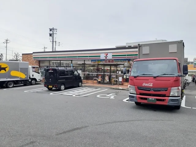 セブンイレブン福岡拾六町5丁目まで215m
