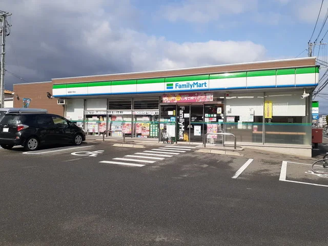 ファミリーマート福岡拾六町店まで450m
