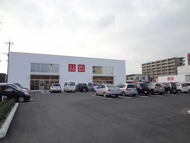 ユニクロまで220m