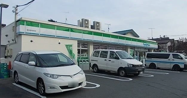 ファミリーマート影取鉄砲宿店まで120m