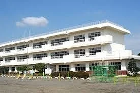 岡部西小学校まで280m