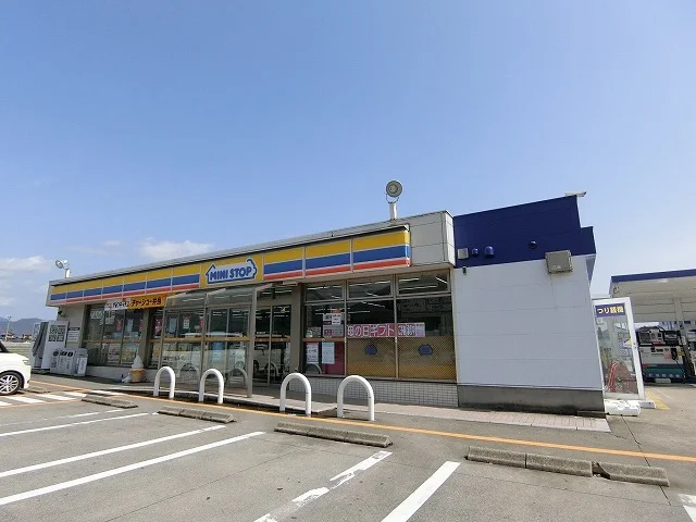 ミニストップ 池田町本郷店まで1300m