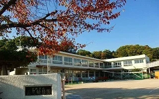 長尾幼稚園まで2100m