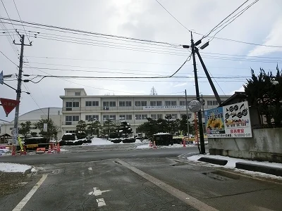 水原中学校まで2200m