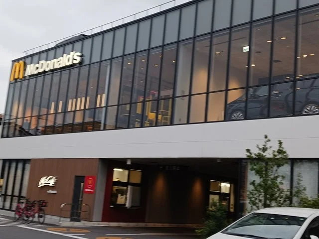 マクドナルドまで309m