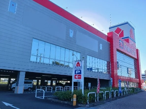 ヤマダデンキまで930m