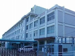 四郷小学校まで1400m