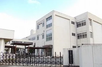 姫路市立香呂小学校まで900m