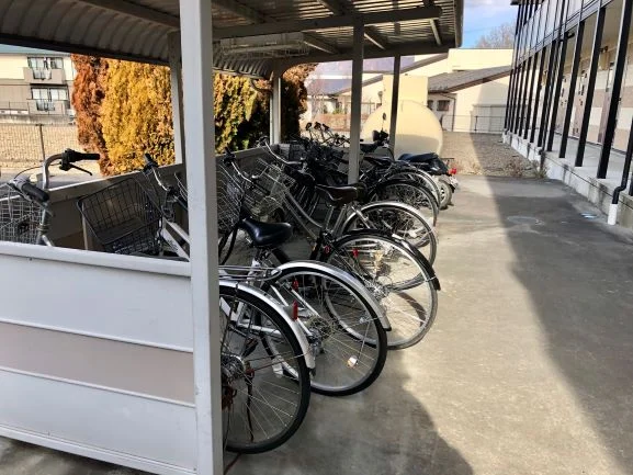 屋根付き駐輪場あり