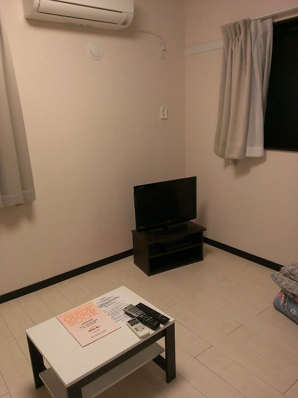 備品は部屋毎に異なります。１Ｆのみフローリング