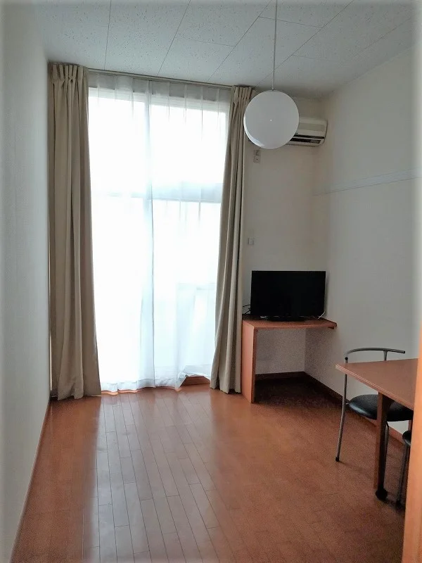 1Fはフローリング、2Fは絨毯になります。