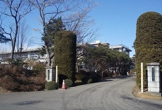 福島市立吾妻中学校まで2100m