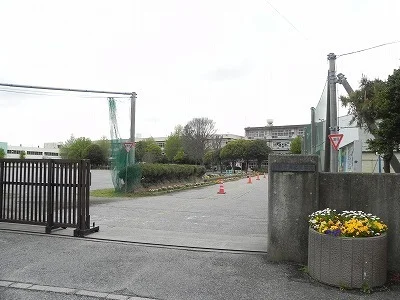 柏市立西原小学校まで750m