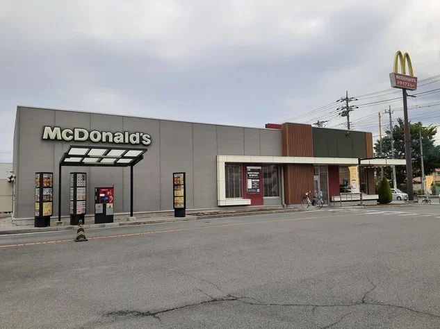 マクドナルド 甲府朝気店まで800m