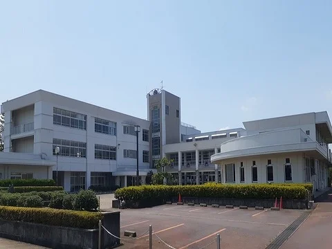 草島小学校まで850m