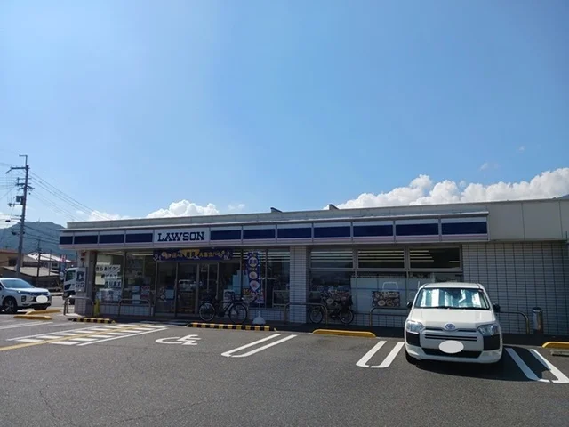 ローソン　大津際川３丁目店まで230m