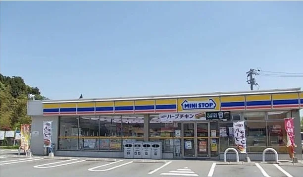 ミニストップまで1800m