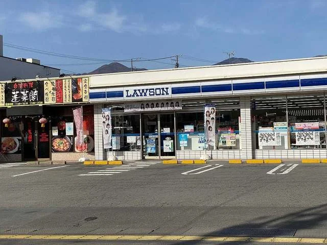 ローソン小諸南町店まで60m