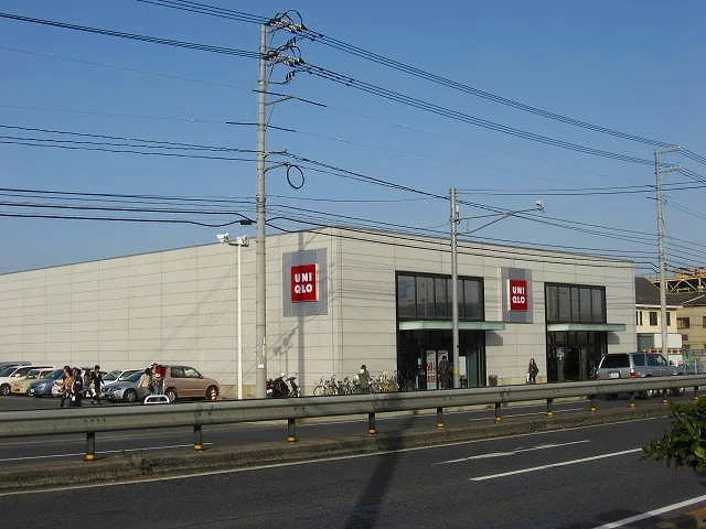 ユニクロ　明神店まで450m