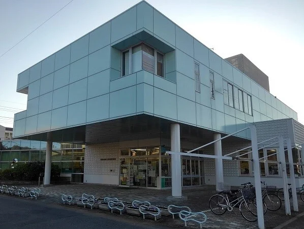 東松山市立高坂図書館まで870m