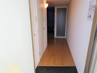 玄関からのアングルです