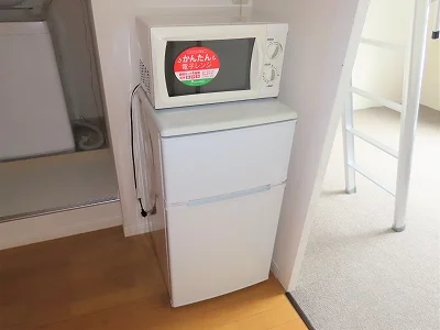 電子レンジ、冷蔵庫完備
