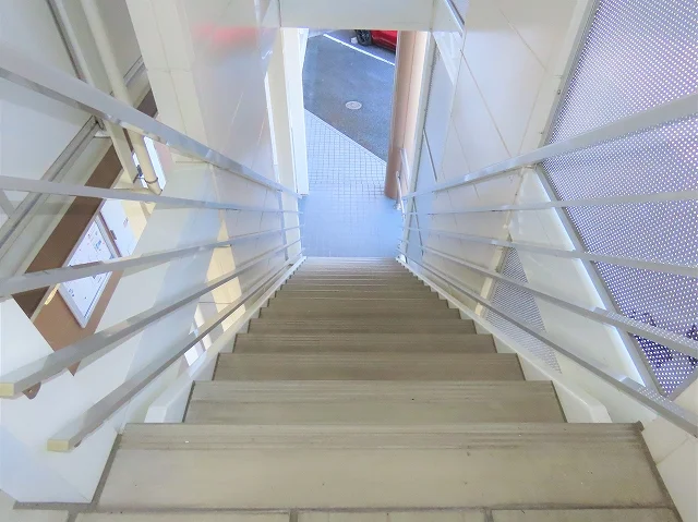 階段上からのアングルです