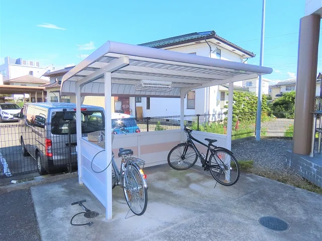 屋根付き駐輪場あり