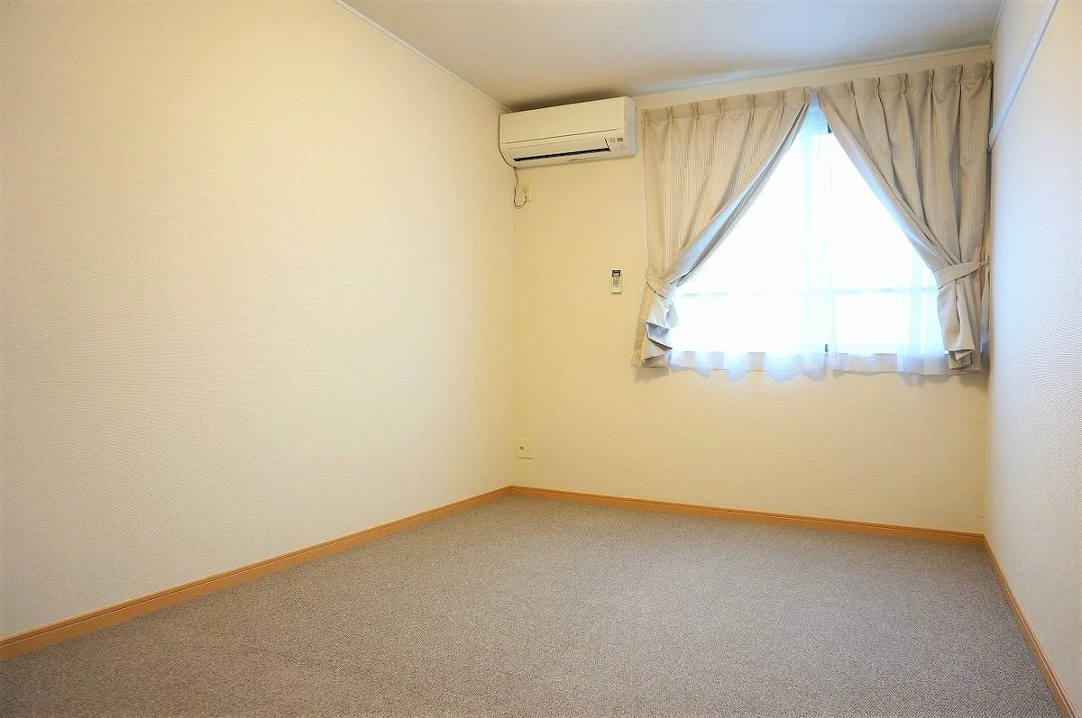 2階に2部屋の間取りです