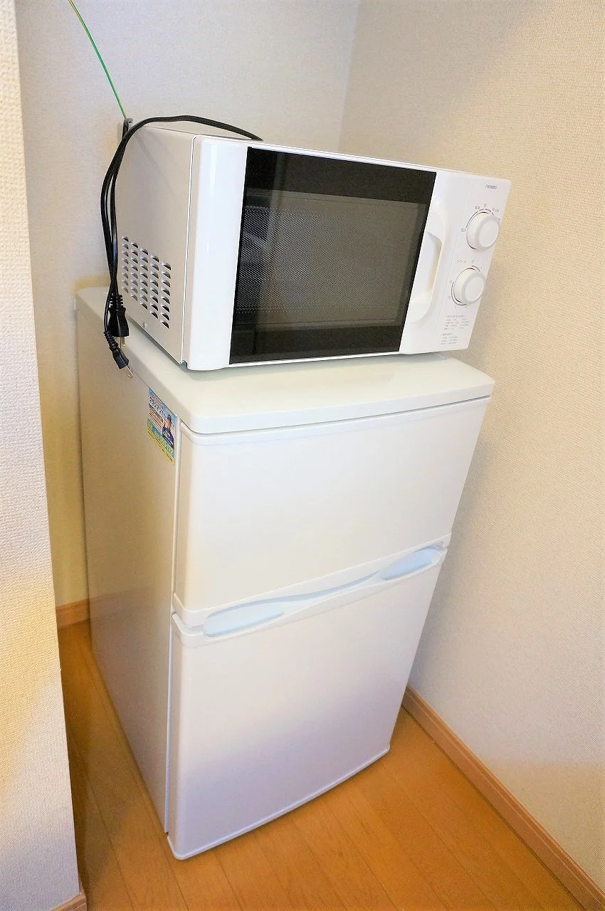 電子レンジ、冷蔵庫完備