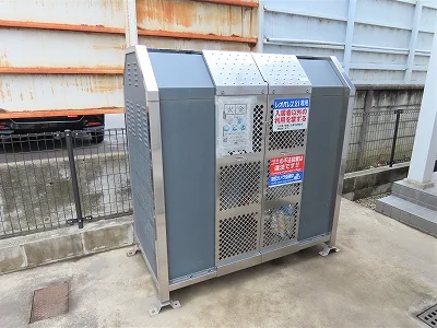 敷地内にゴミ庫が設置されておりゴミ捨てに便利です