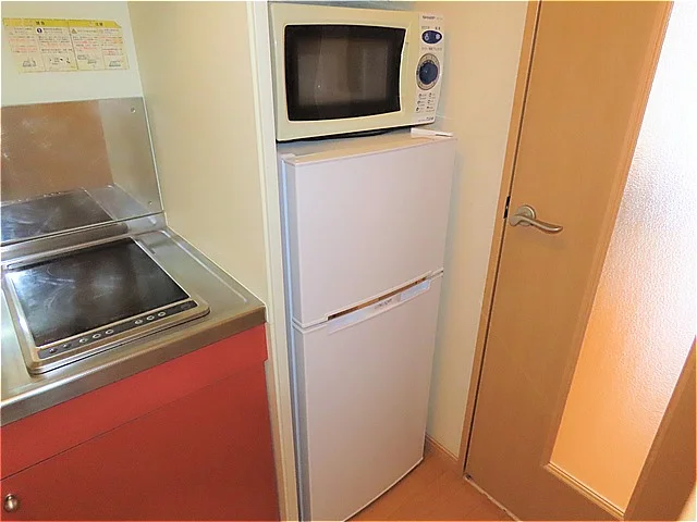 電子レンジ、冷蔵庫完備