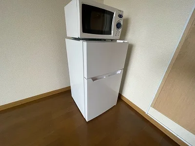 電子レンジ・冷蔵庫。部屋毎にメーカー、大きさは異なります。