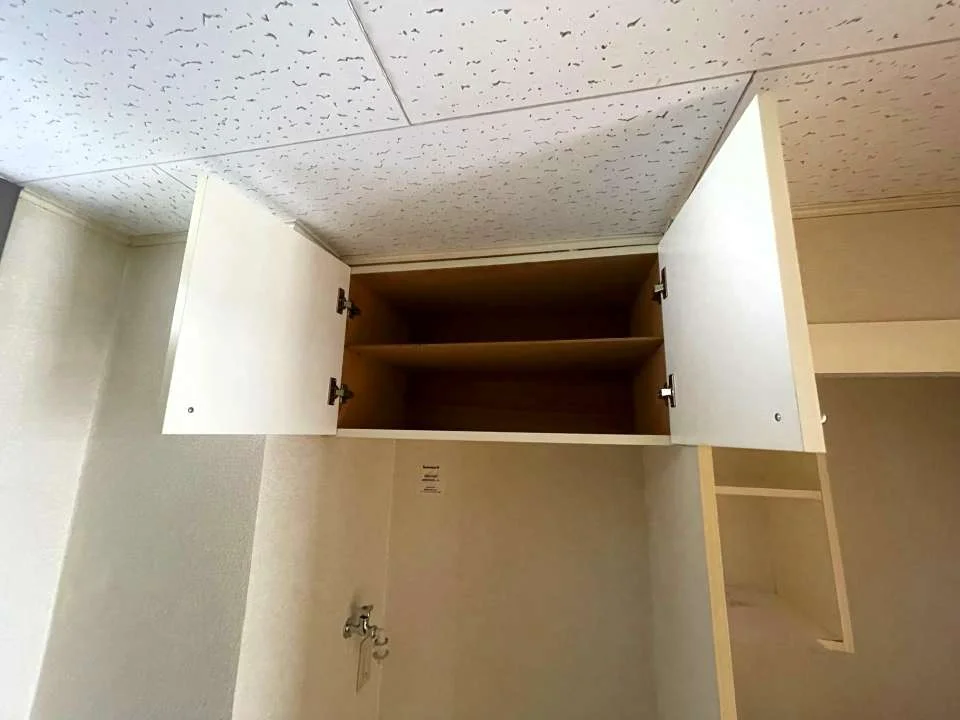 洗濯機置き場上の収納です。