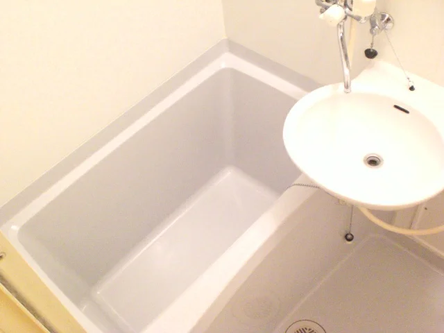 湯船に浸かり1日の疲れを取り癒されよう