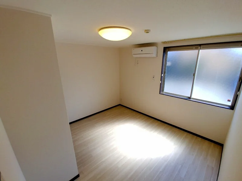 ※号室により家具あり、なしが御座います。