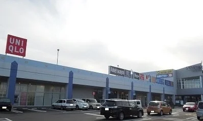 ユニクロまで1100m