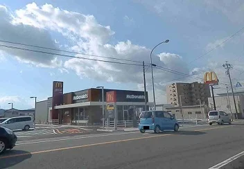 マックカフェまで330m