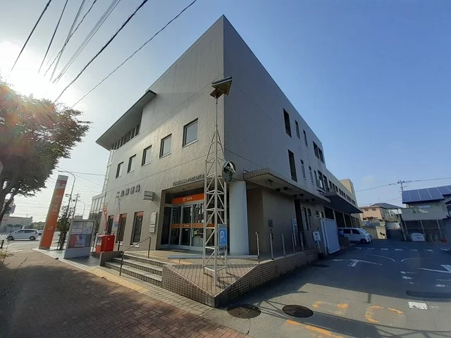 二島郵便局まで1100m