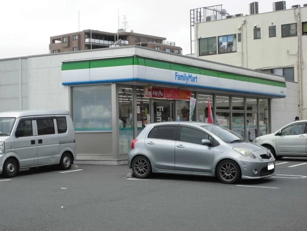 ファミリーマートまで350m
